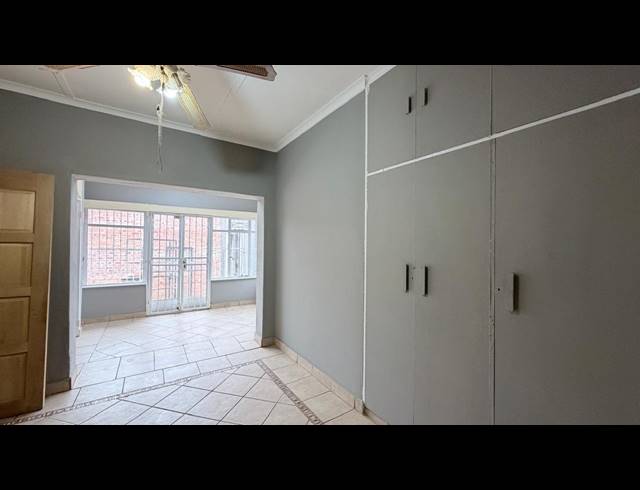 8 BEDROOM HOUSE FOR SALE IN WEST PARK